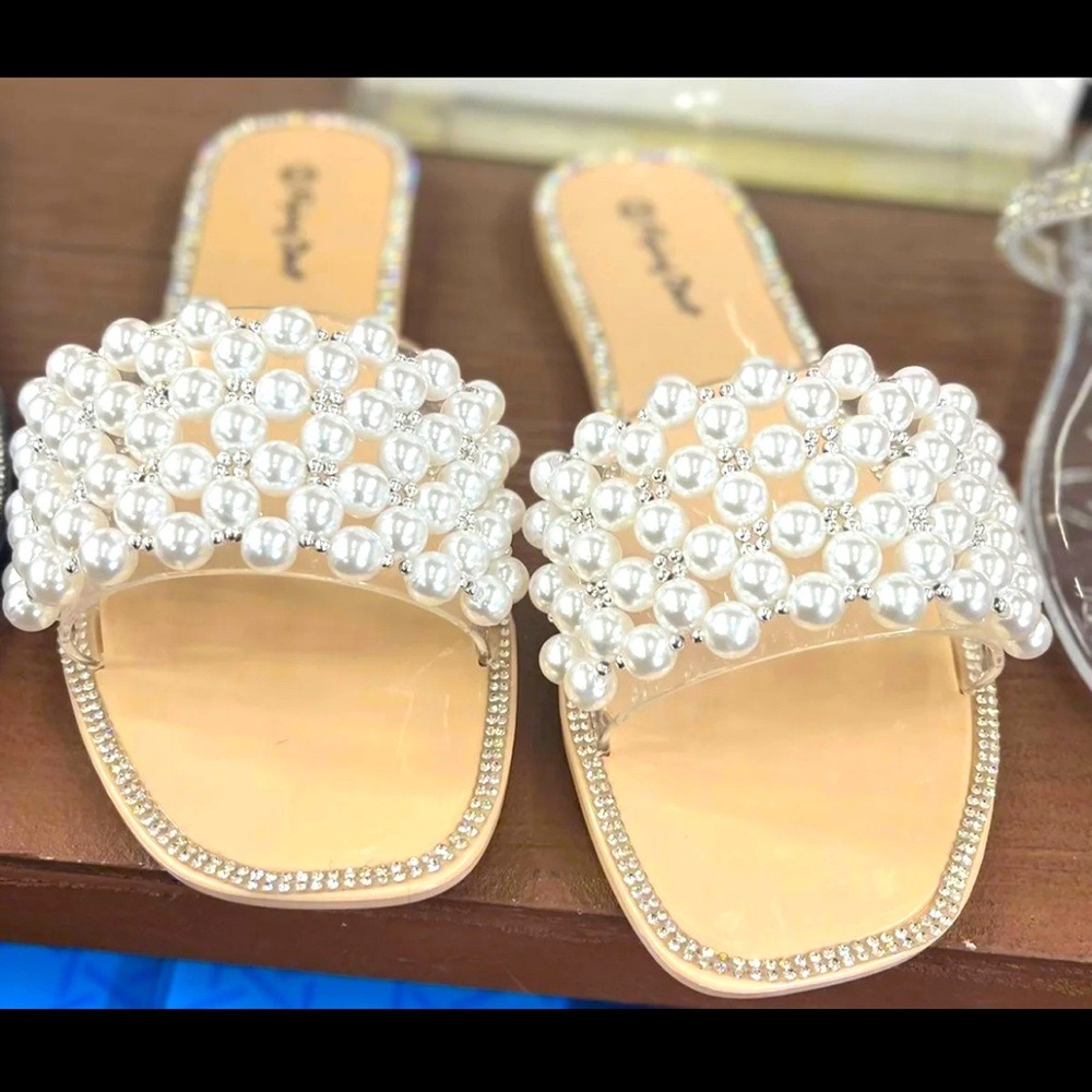 Pearl sandals